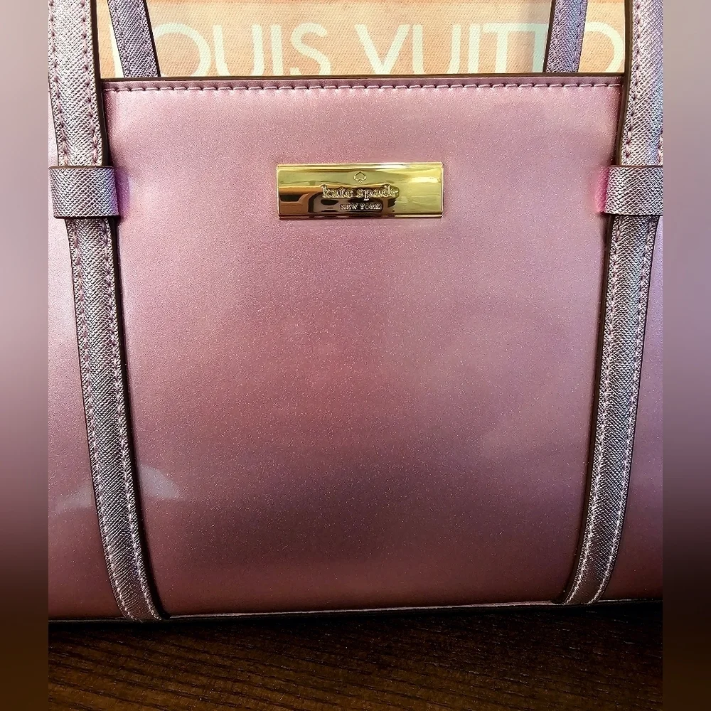 Kate Spade Kenzie Shoulder Bag.